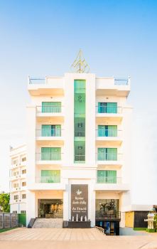 โรงแรม อินทัช ริเวอร์ไซด์