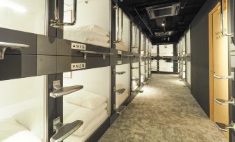 Leo Yu Capsule Hotel Funabashi