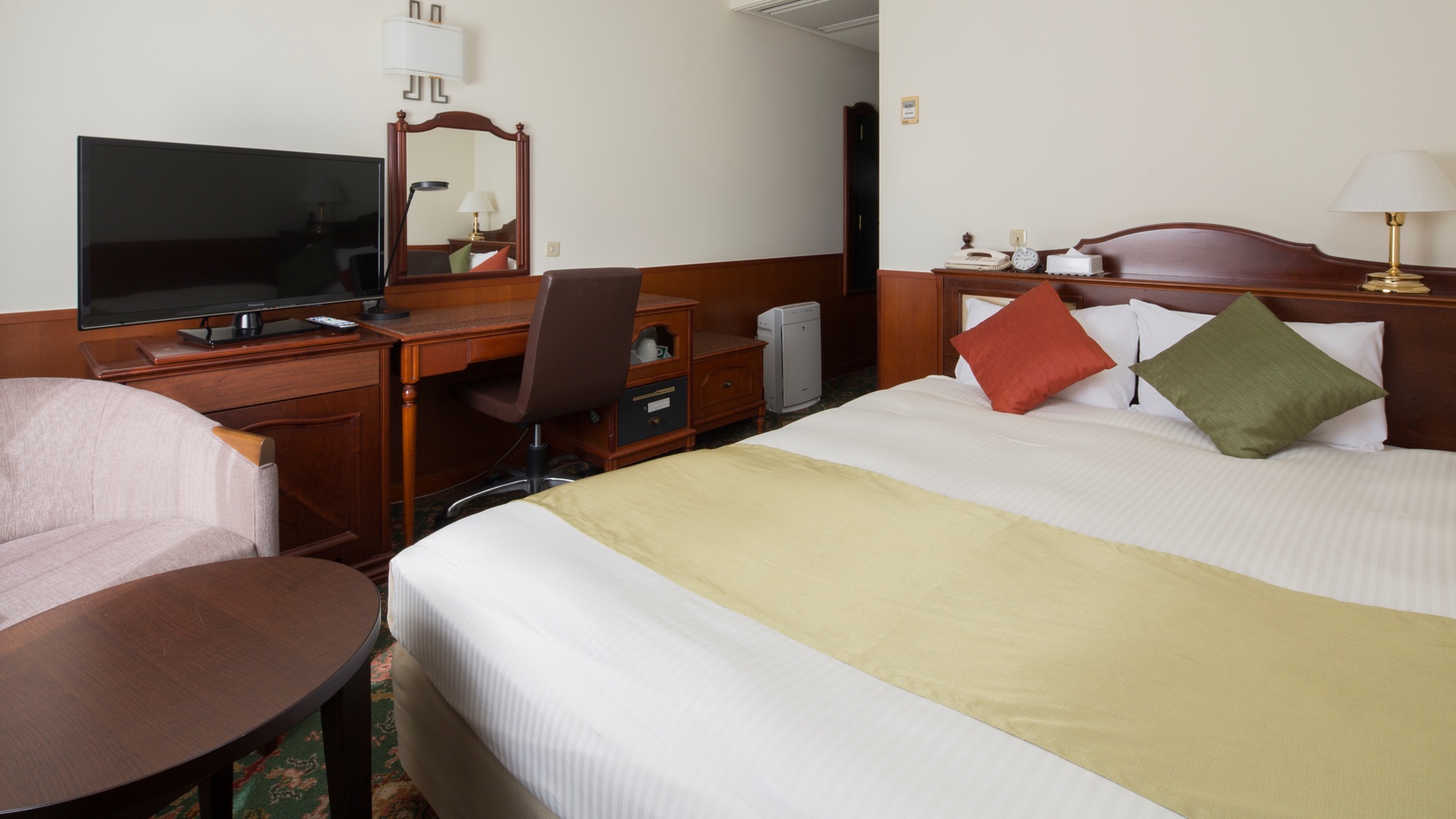 豪华单人房，带浴室，可吸烟