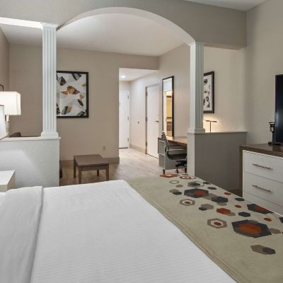 Accessible-Suite King Bed, Mobility Accessible, Comast, Bathtub, Non Smoking Best Western Heritage Inn and Suites Promo Code