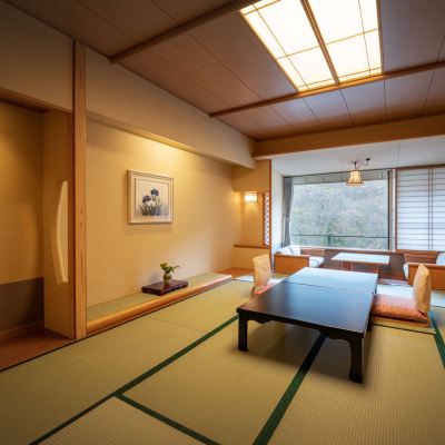 ラン・オブ・ザ・ハウス ホテル華の湯　30種類の湯船が人気の宿 クーポン