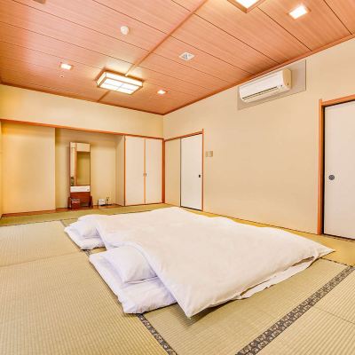 Main Building Japanese Style 10-12 Tatami Mat Bath