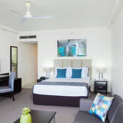 Standard Room, 1 Queen Bed Rydges Esplanade Resort Cairns Promo Code