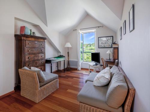 带山景的双人间