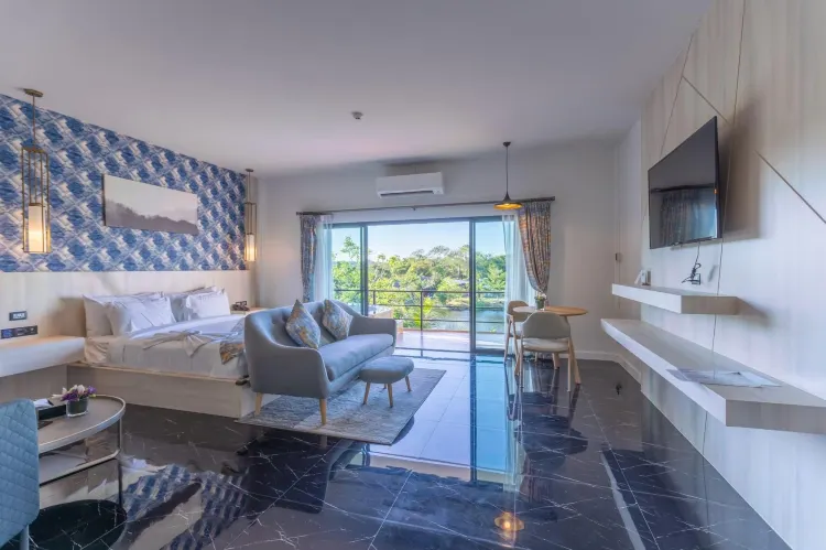 Suite With SPA Bath And River View