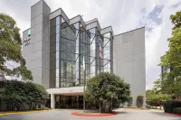 Embassy Suites by Hilton Atlanta Perimeter Center Hotels in 