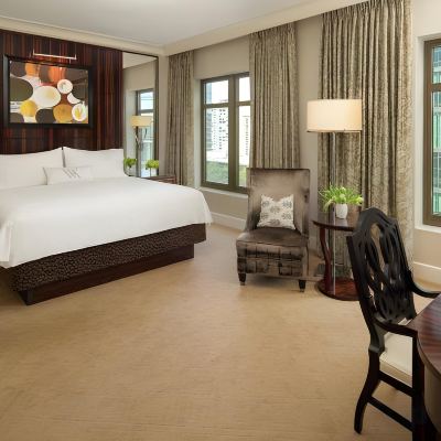 Superior Corner 1King Mobility/Hearing Accessible Roll In Shower Waldorf Astoria Atlanta Buckhead Promo Code