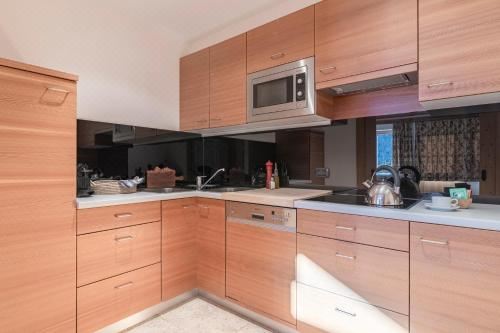 两卧室公寓 - 带露台