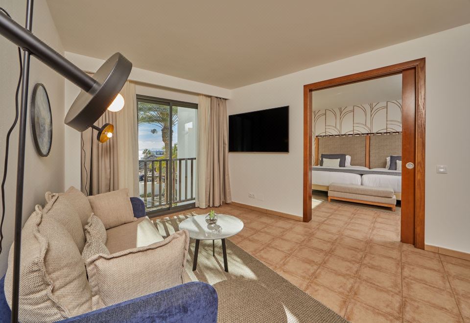 套房， 露臺， 部分海景 （尊貴俱樂部）