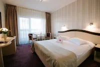 Caprioara Spa&Wellness Resort Hotele w: 