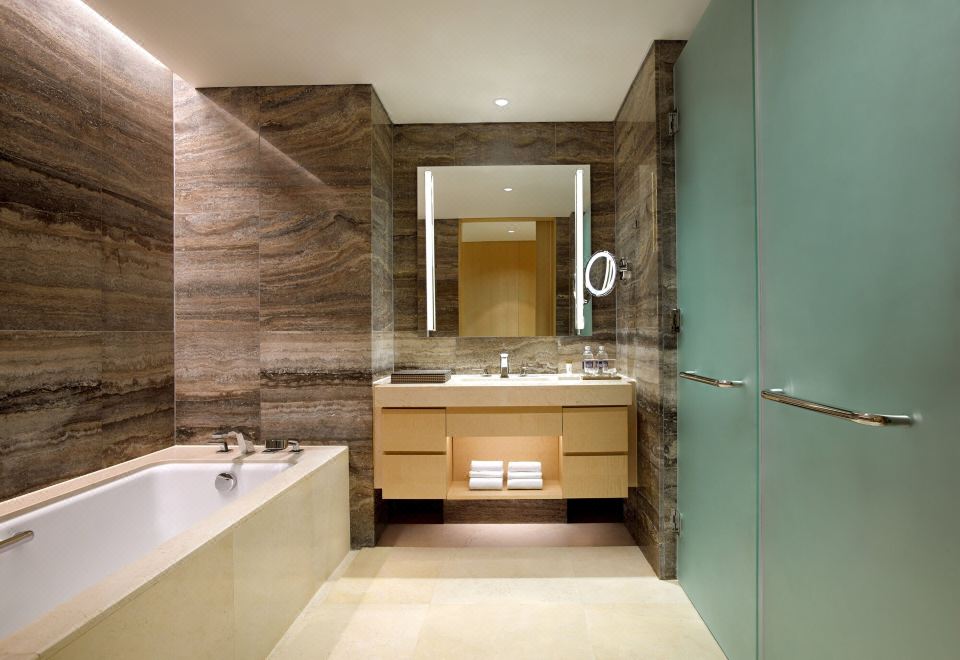 Lotte Hotel HanoiDeluxe King Room