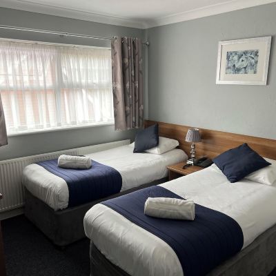 Family Quadruple Room Corner House Hotel Gatwick Promo Code