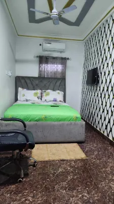 696 Arena Aflao Отели в г. 