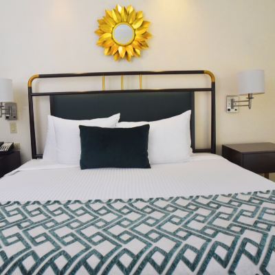 One-Bedroom Suite The Courtleigh Hotel and Suites Promo Code