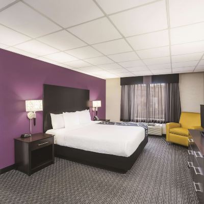 豪華特大床套房 弗雷斯諾優勝美地拉坤塔酒店優惠