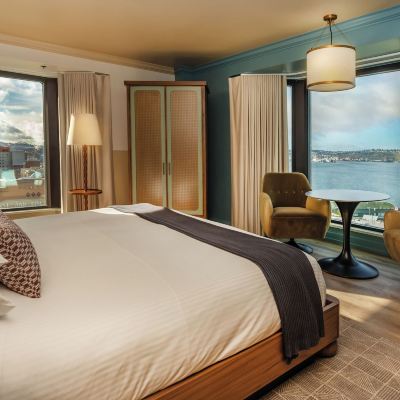 Premium King Room With Bay View Inn at The Market Promo Code