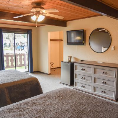 Standard Room, 2 Queen Beds, Mountain View-Ground And Upper Floor (No Pets) Alpine Lodge Promo Code