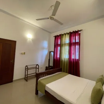 BlissFam Villa & Hostel Hotel dekat Pantai Negombo