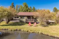 Cozy Cabin Retreat With Scenic Views 2 Bedroom Cabin