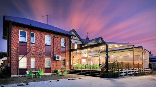 Maclean Hotel