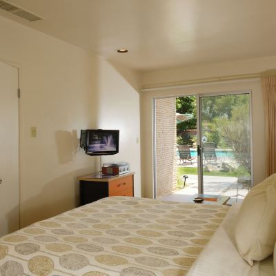 Poolside Queen Room The Hideaway Promo Code