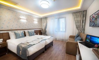 Room in Guest Room - Lika Hotel - Beautiful Standard Double or Twin Room in Center Istanbul
