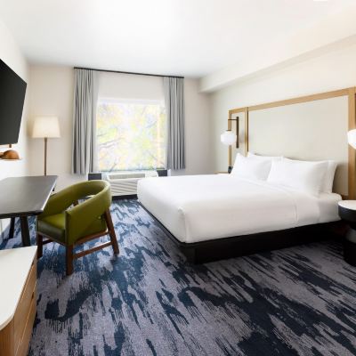 大床和梳化床套房， 套房， 1 張特大床， 梳化床 約塞米蒂奧克赫斯特費爾菲爾德套房飯店優惠