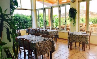 Hotel Ristorante la Decanata - Housity