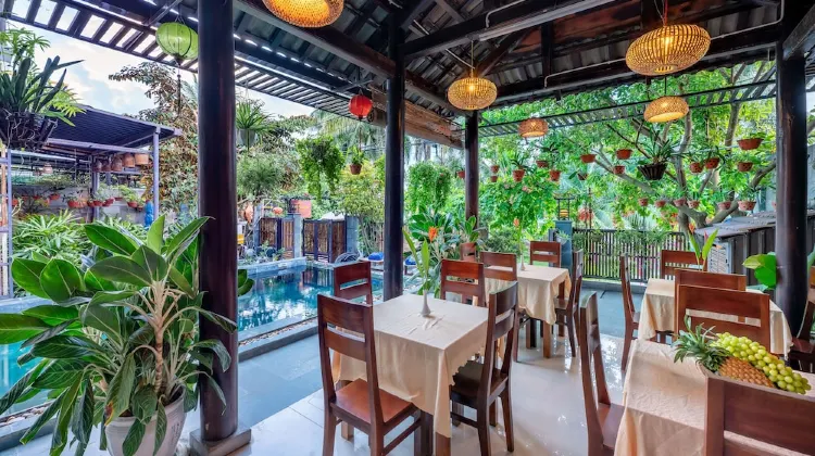 Sands River Hoi An Villa 食事・レストラン