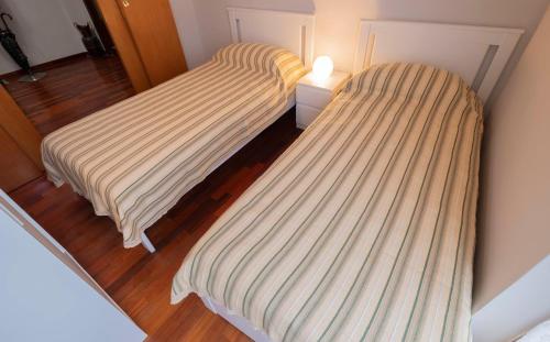 带共用浴室的双床房