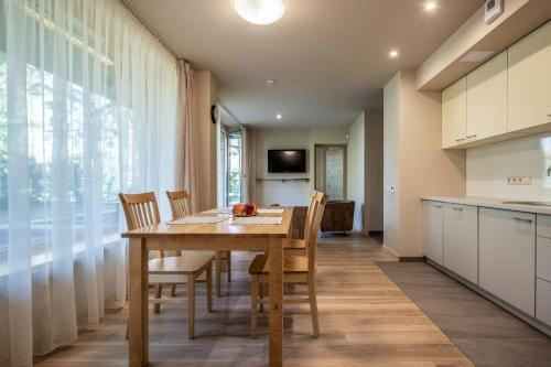 两卧室公寓 - 带露台