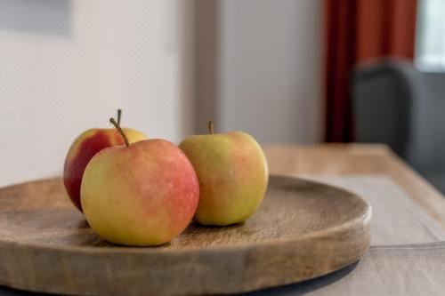 带阳台的两卧室公寓