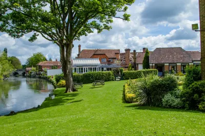 The Legacy Rose & Crown Hotel Hotel di 