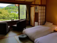 Tatsuta Ryokan Hotels in Izu