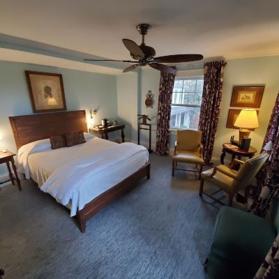 Room, Private Bathroom (Kingston) Morehead Inn Promo Code