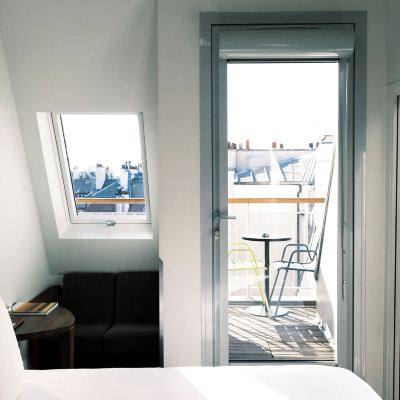 Double Room (Sous Les Toits) Hôtel Jules & Jim Promo Code