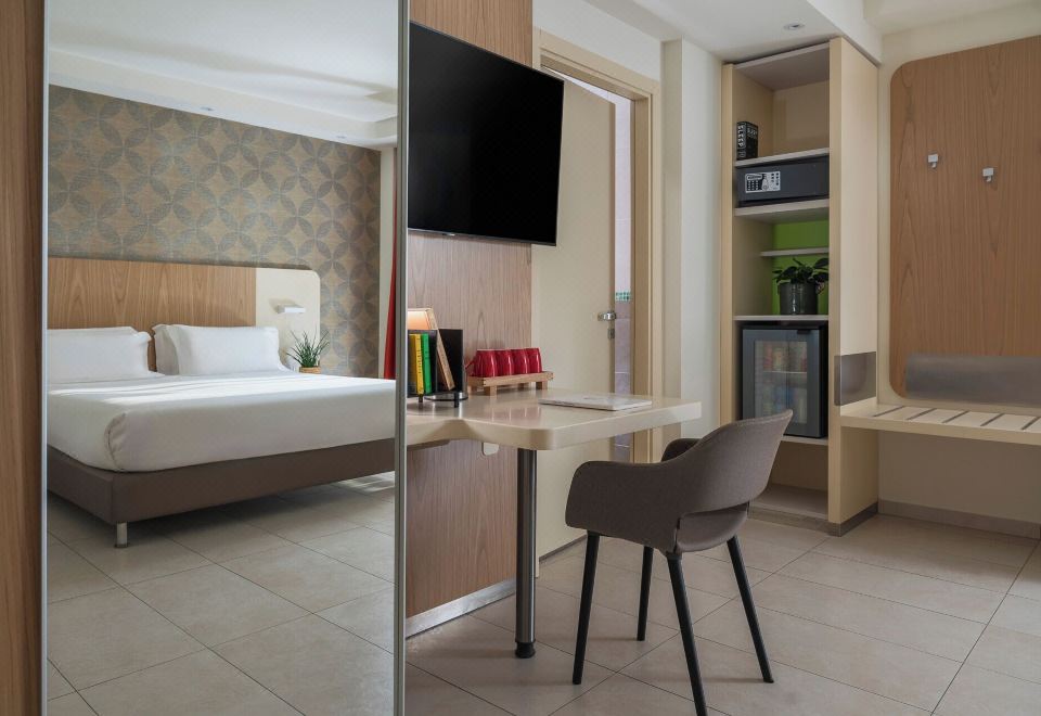 豪华三人房， 多张床