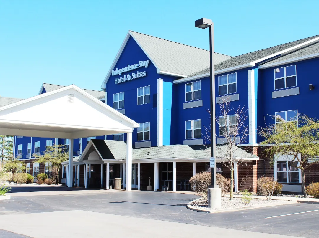 Independence Stay Hotel And Suites - Door County, WI
