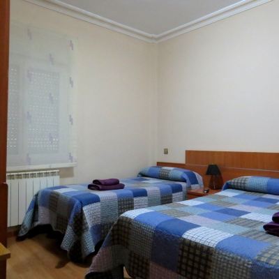 Three-Bedroom Apartment with Two Bathrooms Pensión Calfred II Promo Code