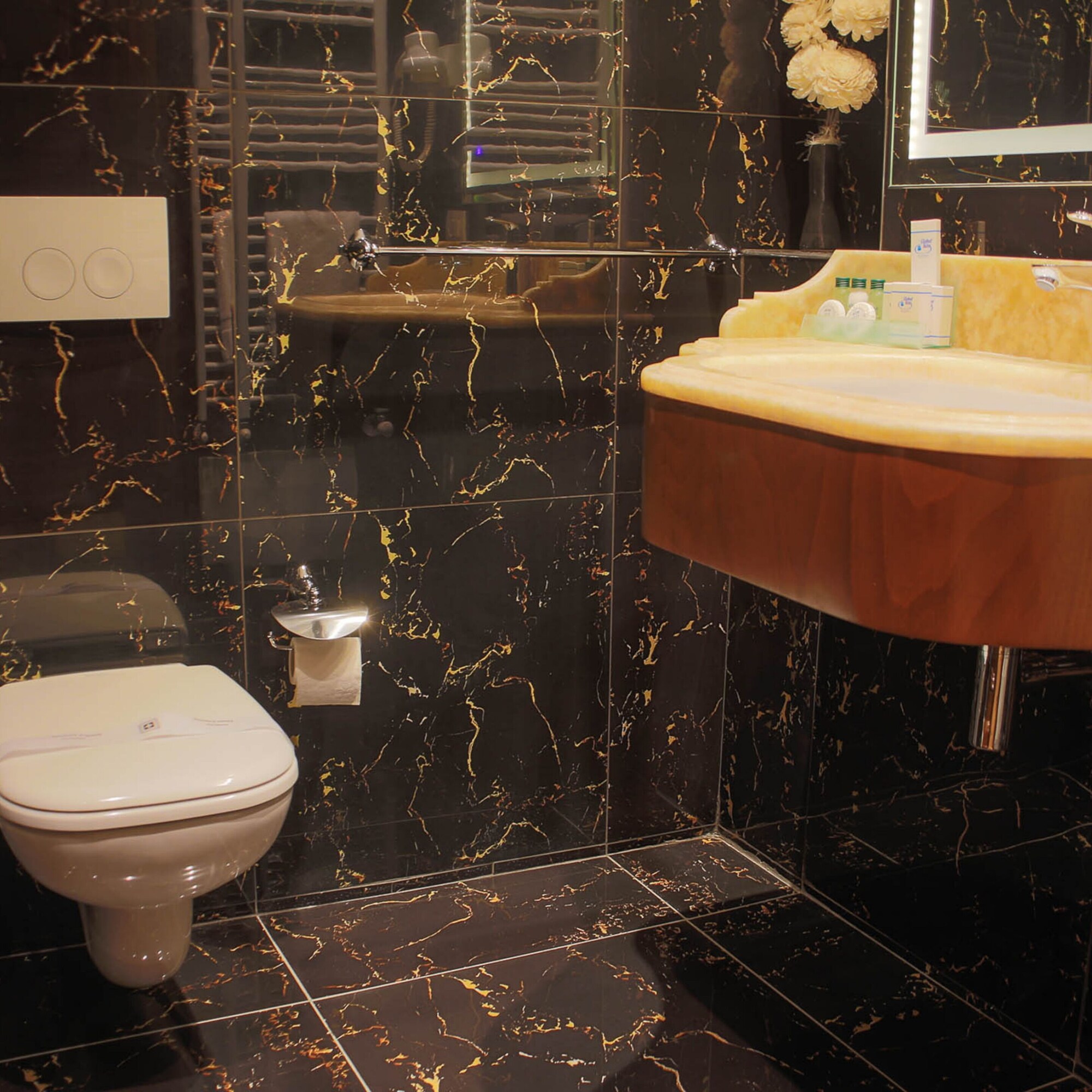 豪华双人间（1张特大床）