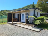 Picton's Waikawa Bay Holiday Park โรงแรมใน
