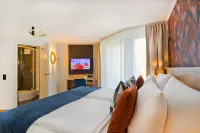 Atrium Hotel Amadeus Ξενοδοχεία στην πόλη 