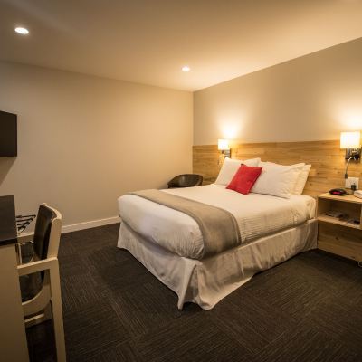 Queen Room-Non-Smoking Motel Colonial Promo Code