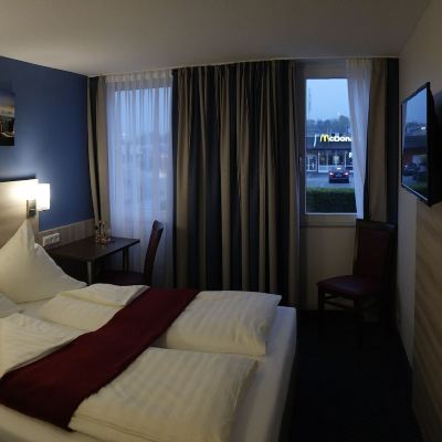 Business Double Room, 1 King Bed, Non Smoking Motel 44 Promo Code