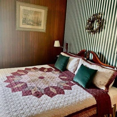 Double Room, Accessible, Ensuite (Carriage House Suite 2) Black Swan Inn Promo Code
