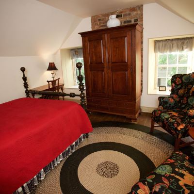 Room (302 Henry Petticord) The Zevely Inn Promo Code
