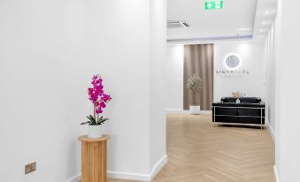 Signature London - Housity