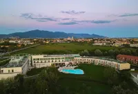 Pisa Tower Plaza