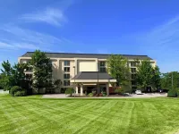 Pittsburgh Airport Inn and Suites Hotel a 