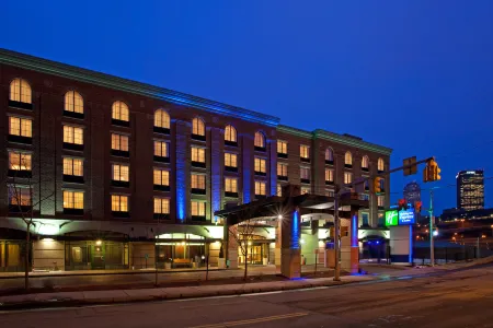 Holiday Inn Express Hotel & Suites Pittsburgh-South Side, an IHG Hotel